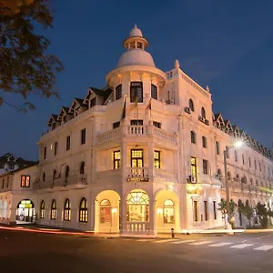 Отель Queen's